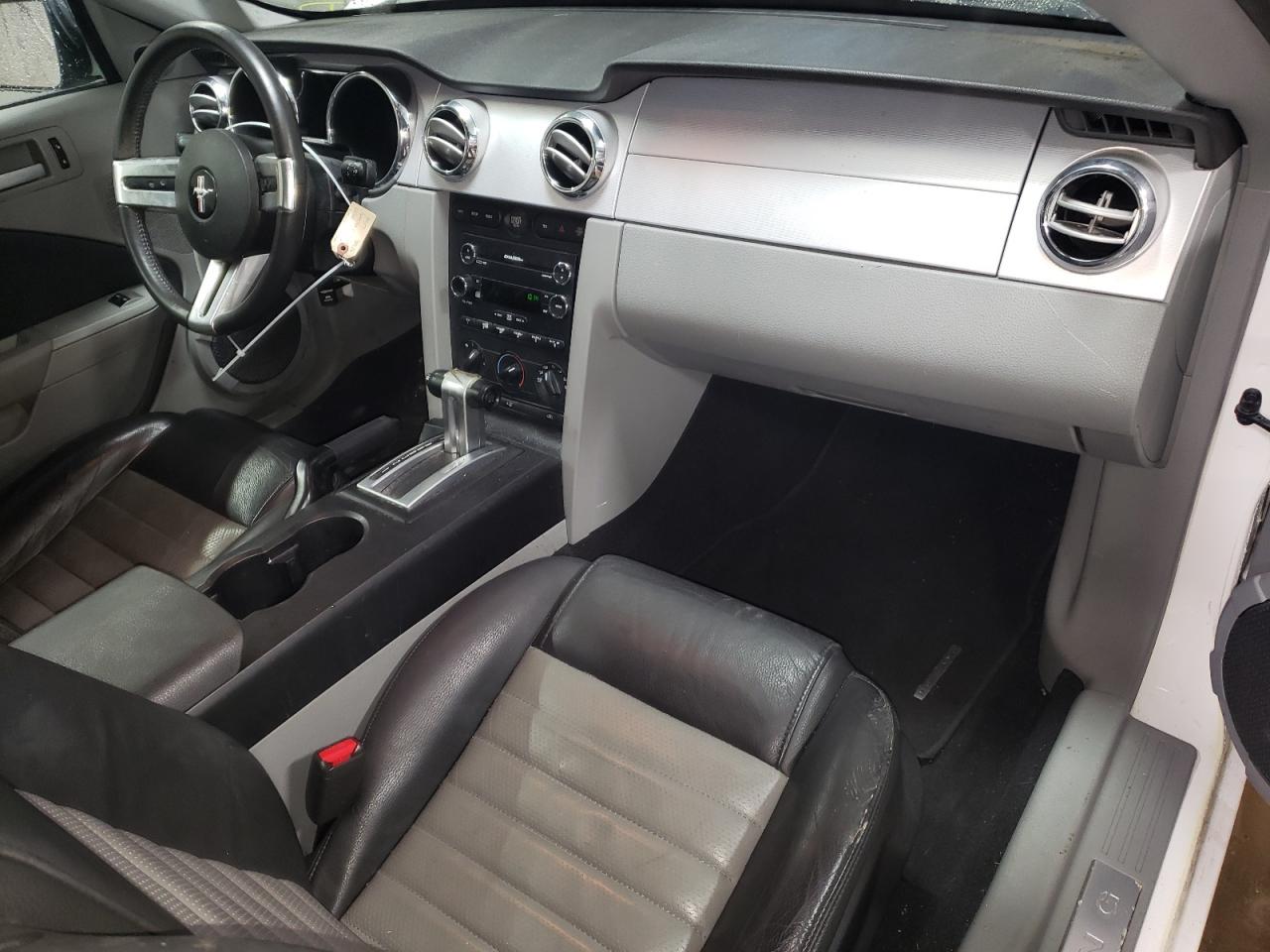 2008 Ford Mustang - Image 8