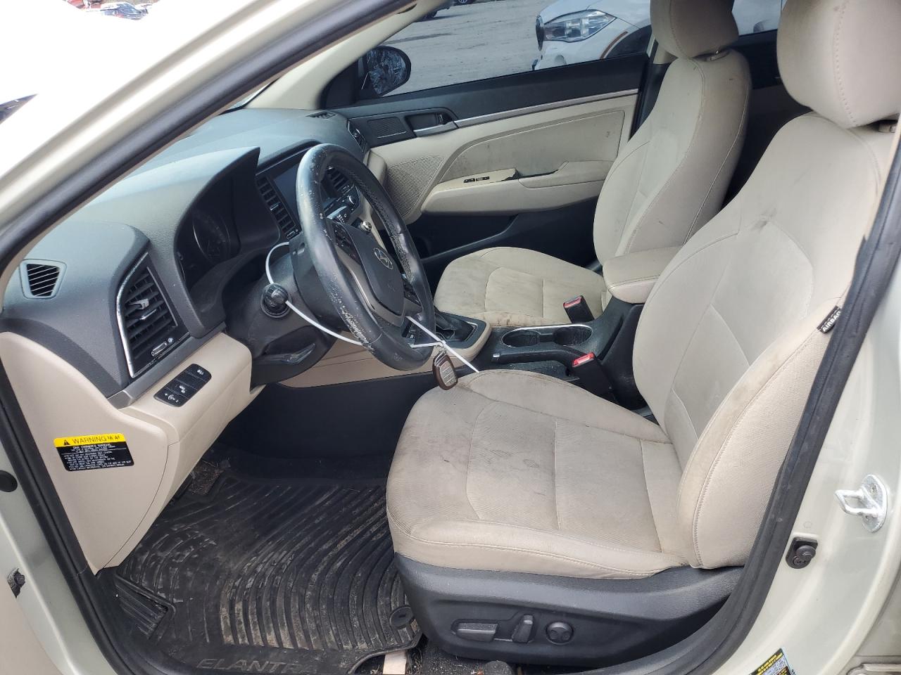 2017 Hyundai Elantra - Image 7