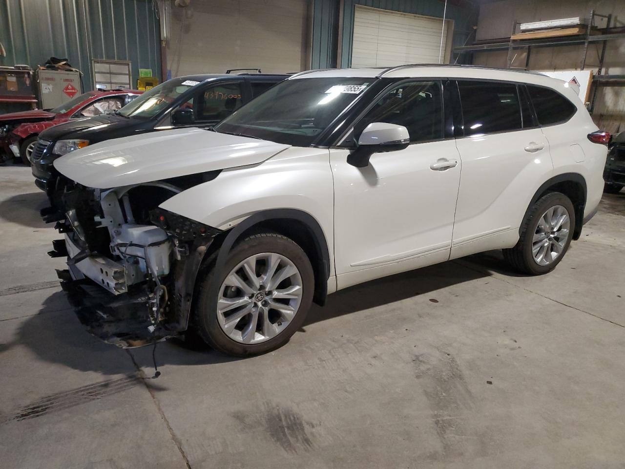 2021 Toyota Highlander - Image 1