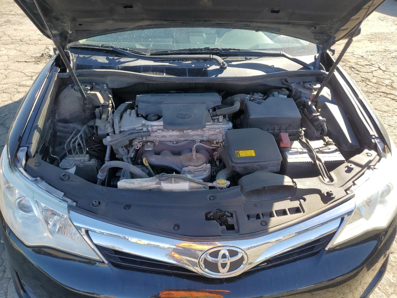 2014 Toyota Camry - Image 11