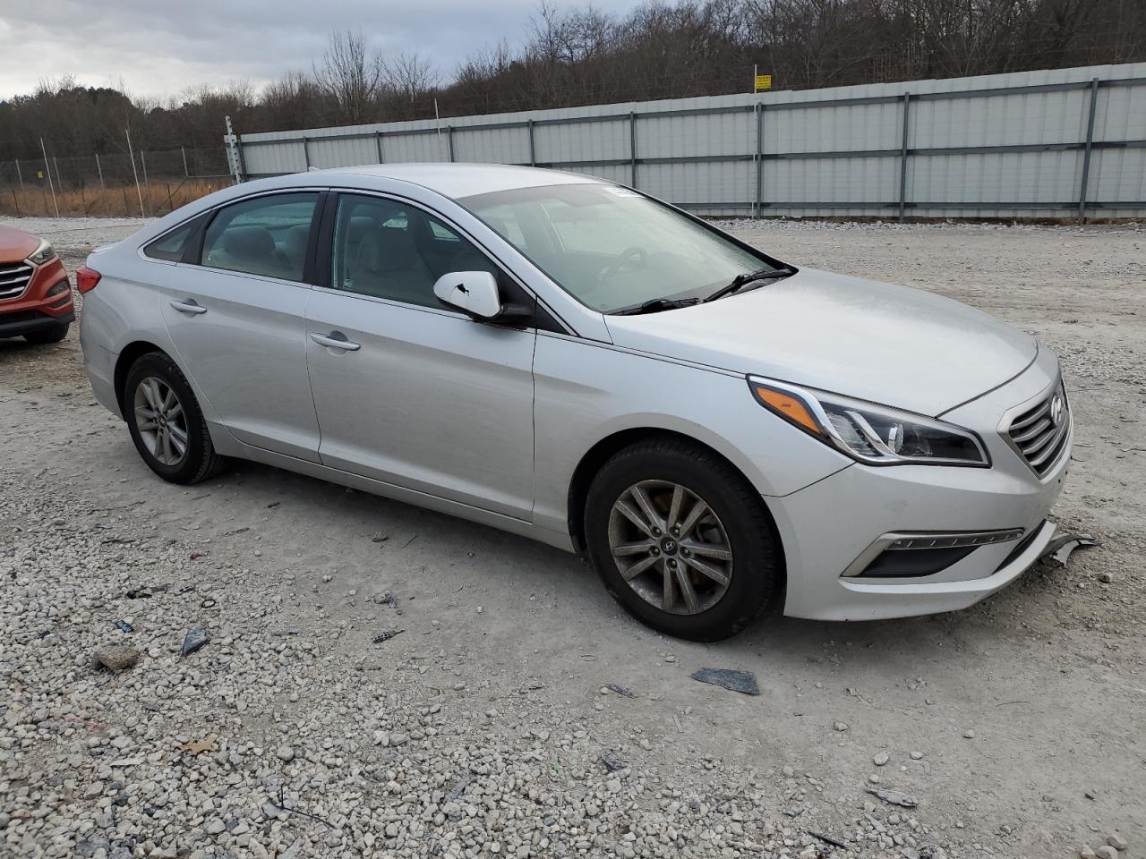 2015 Hyundai Sonata - Image 4