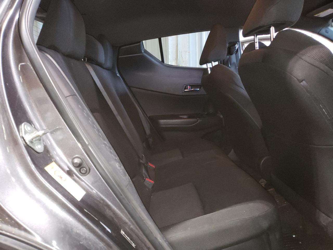 2018 Toyota C-HR - Image 11