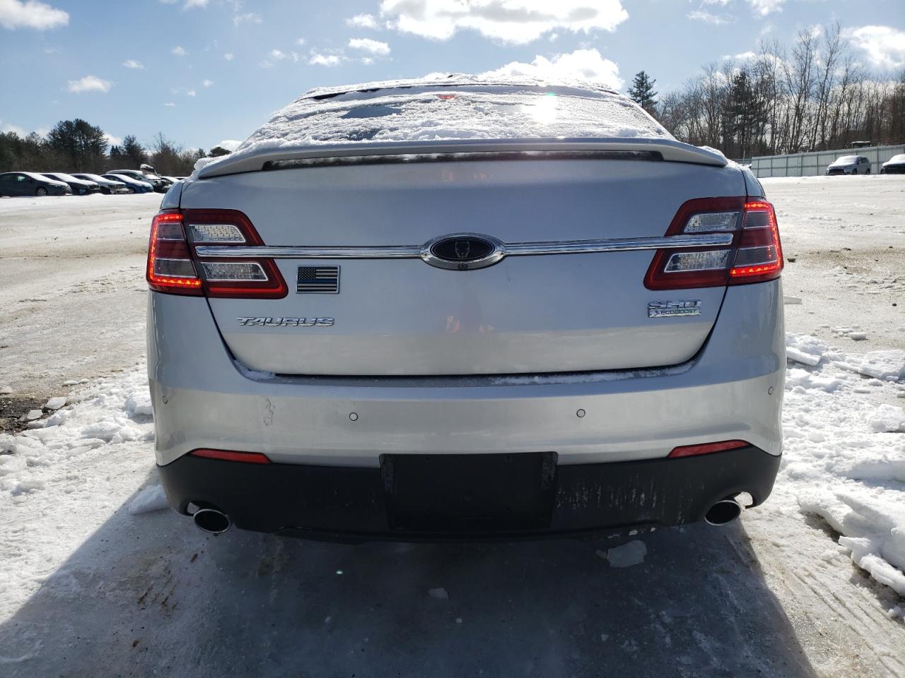 2015 Ford Taurus - Image 6