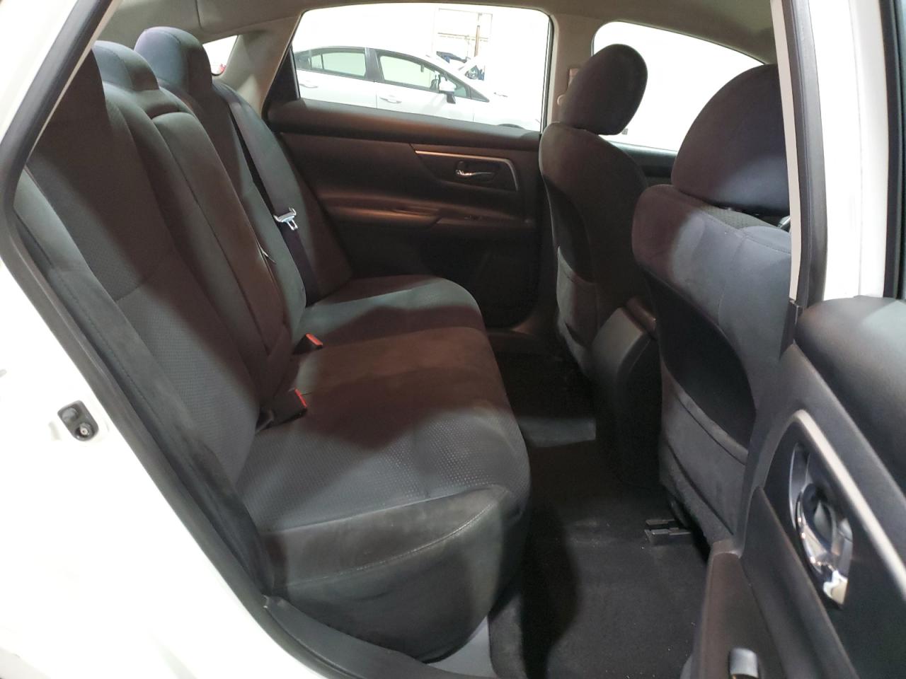 2015 Nissan Altima - Image 10