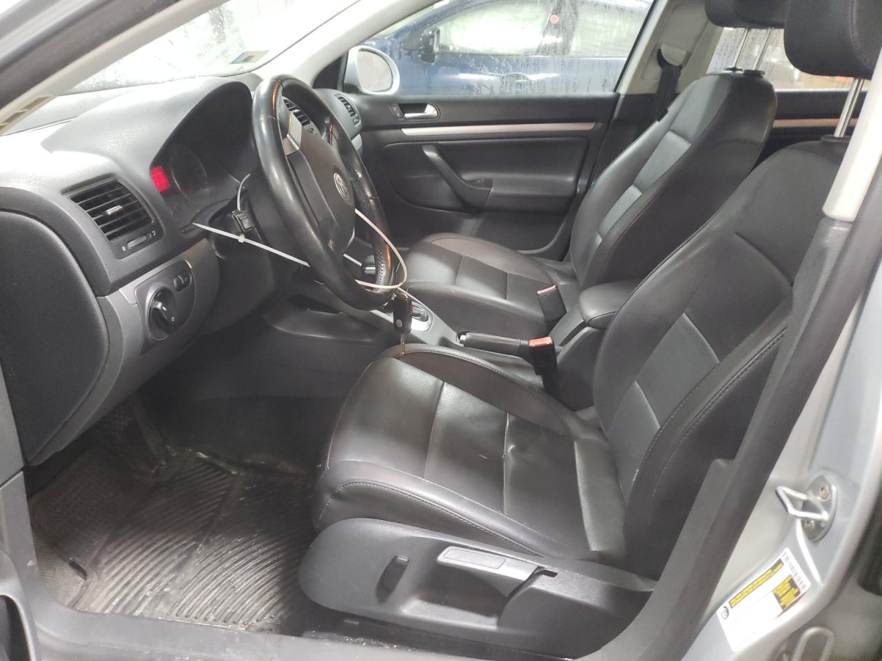 2009 Volkswagen Jetta - Image 7