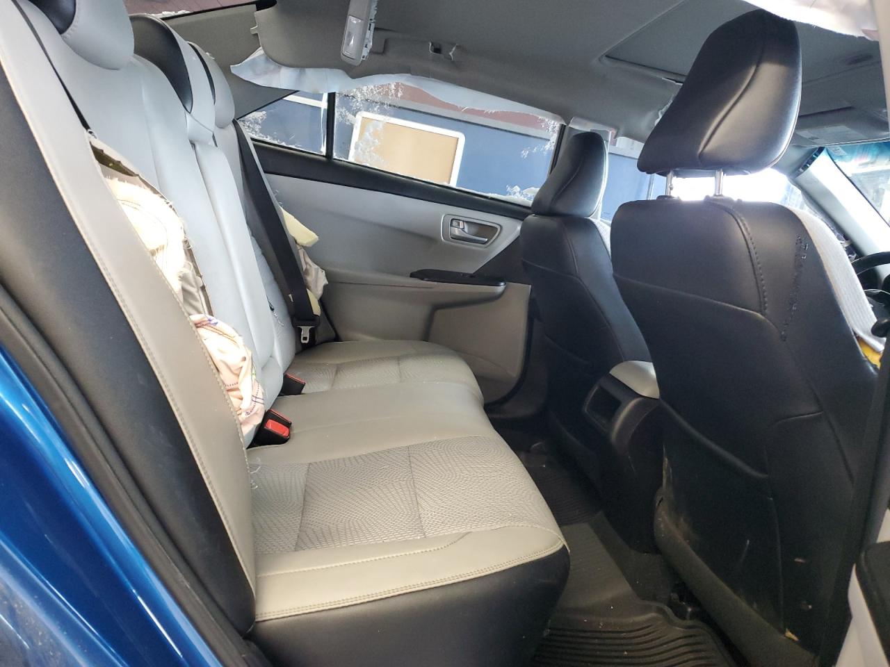2017 Toyota Camry - Image 10
