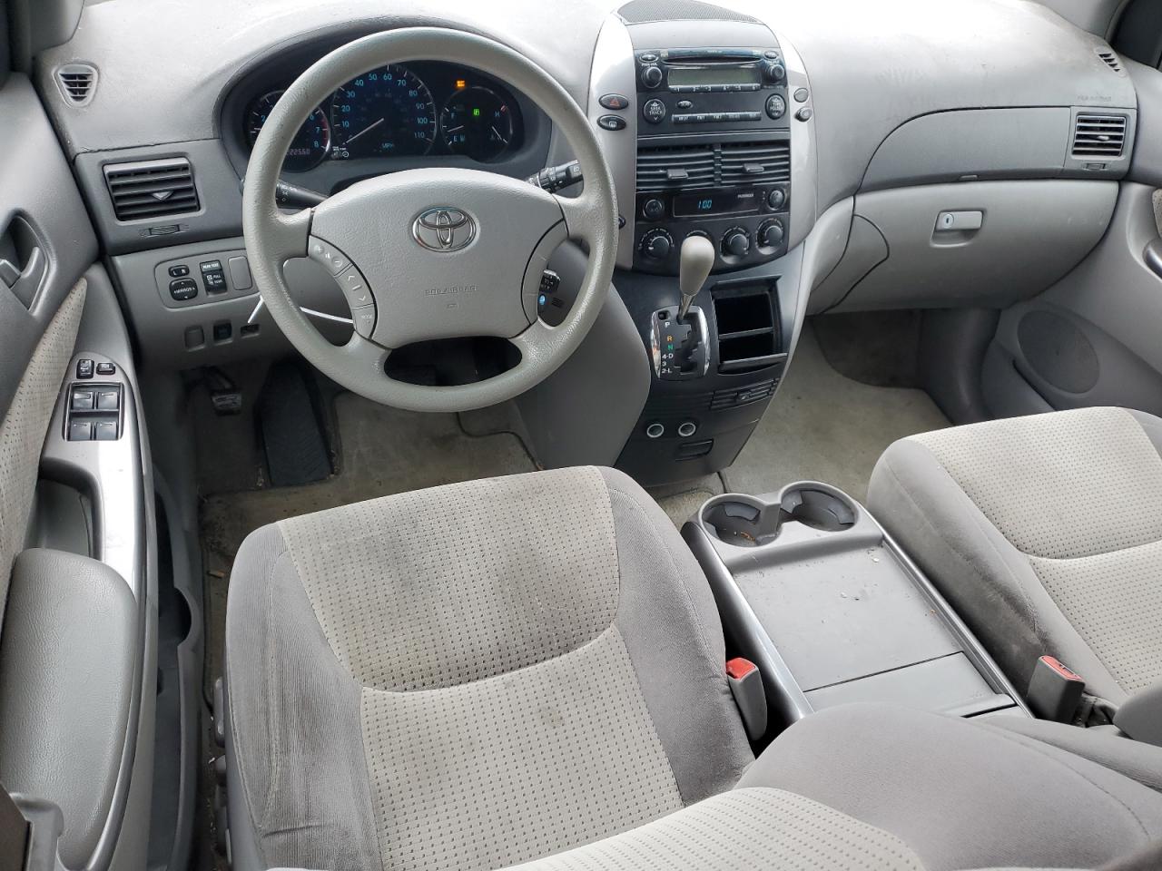 2009 Toyota Sienna - Image 8