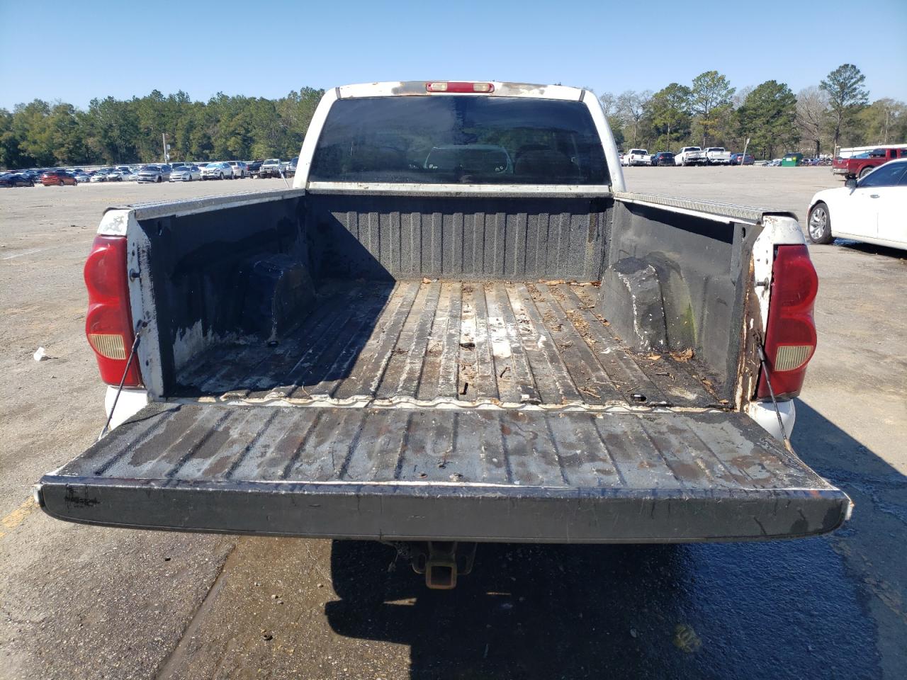 2003 Chevrolet Silverado - Image 6