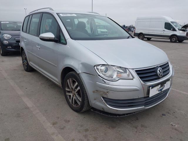 2009 VOLKSWAGEN TOURAN SE