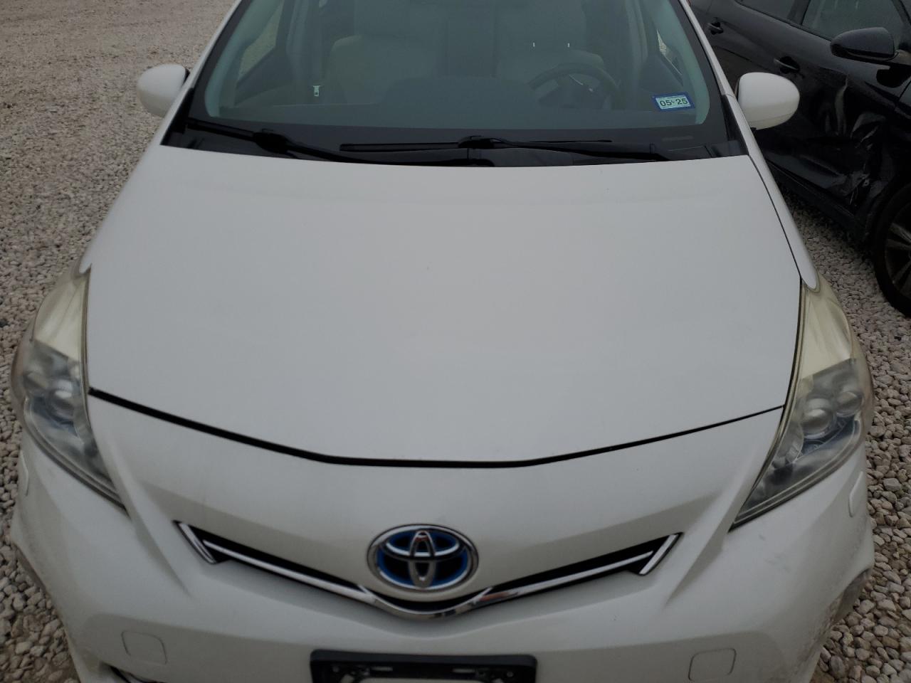 2013 Toyota Prius - Image 11