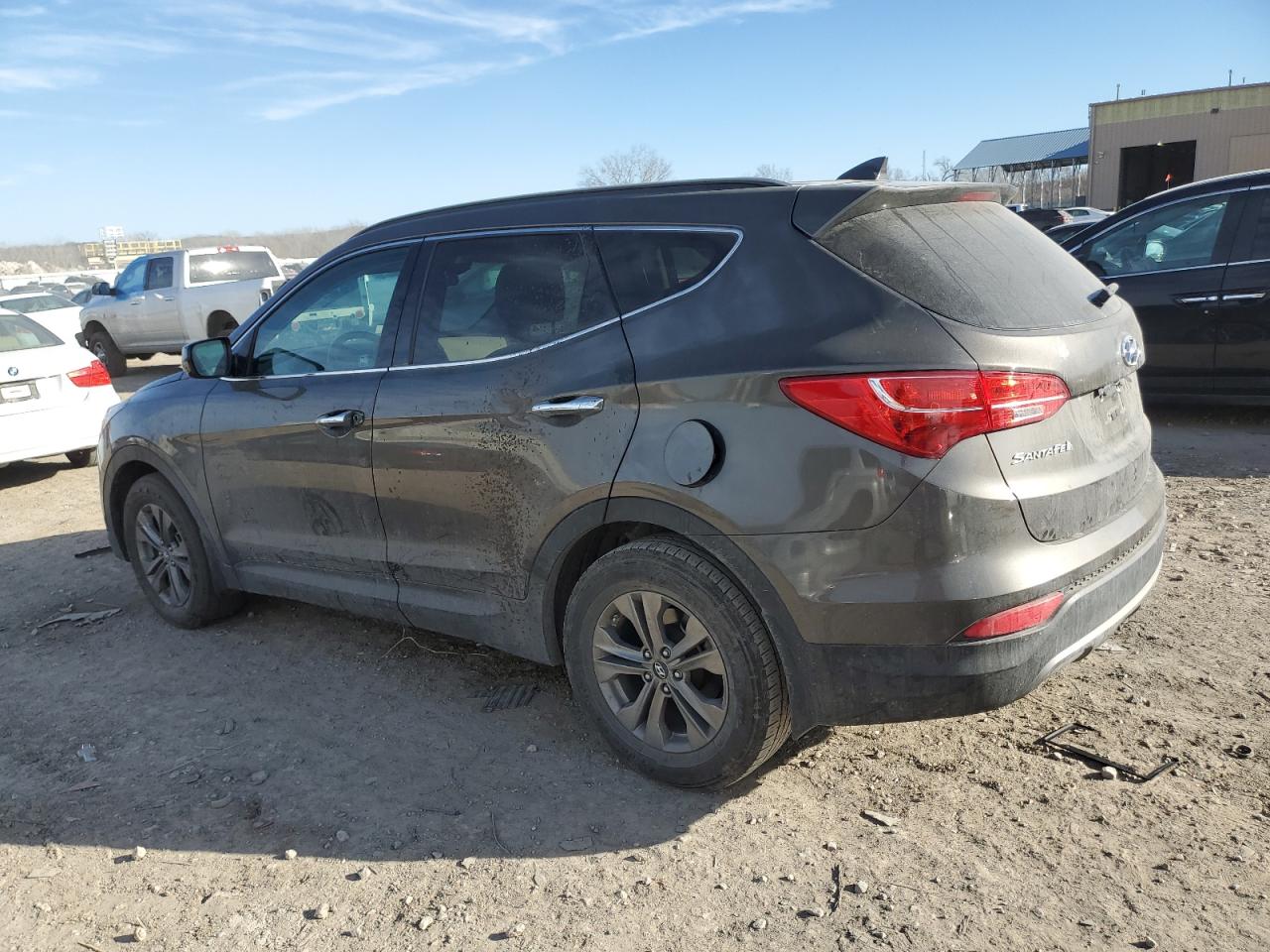 2014 Hyundai Santa Fe - Image 2