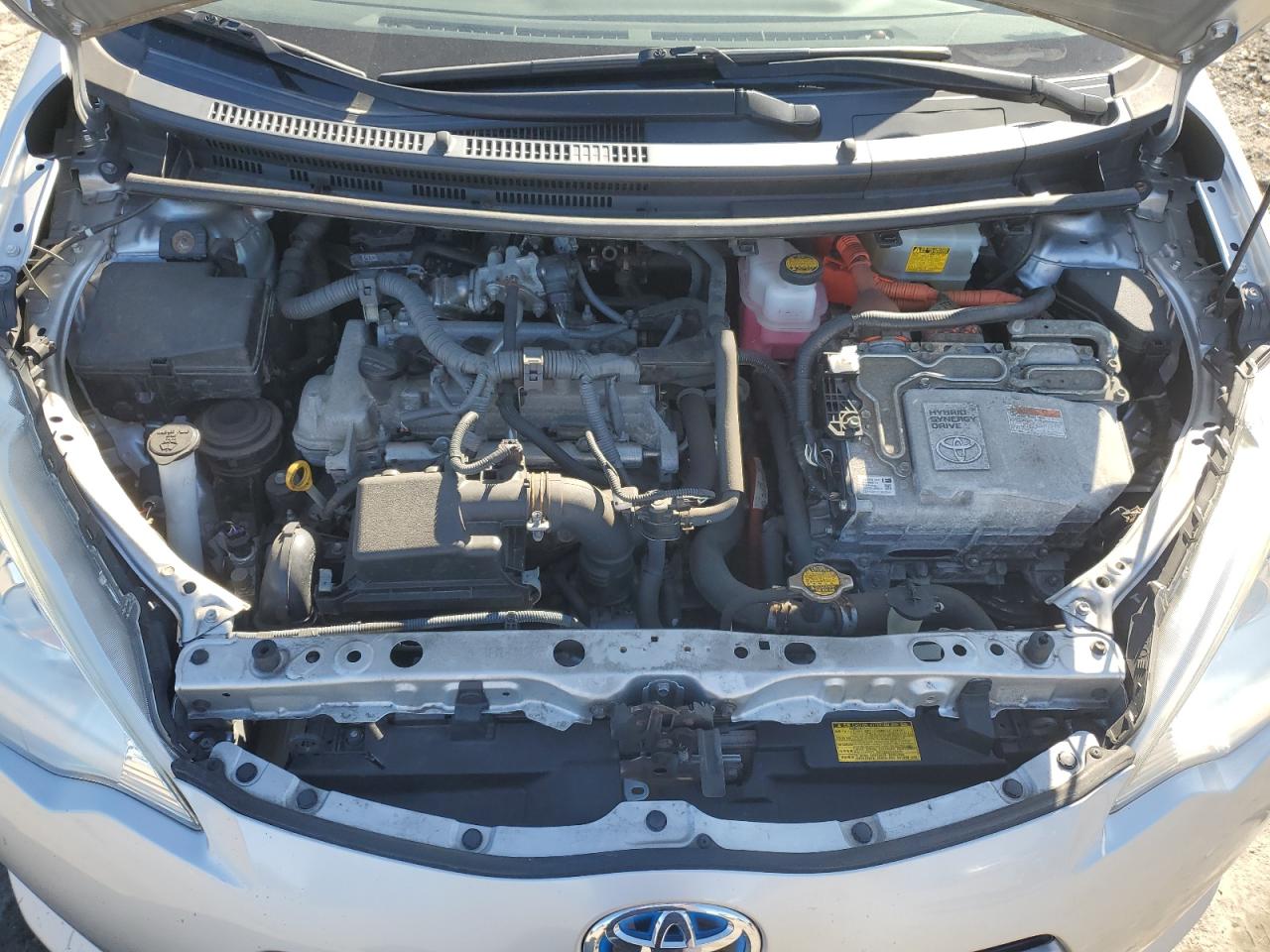 2013 Toyota Prius - Image 11