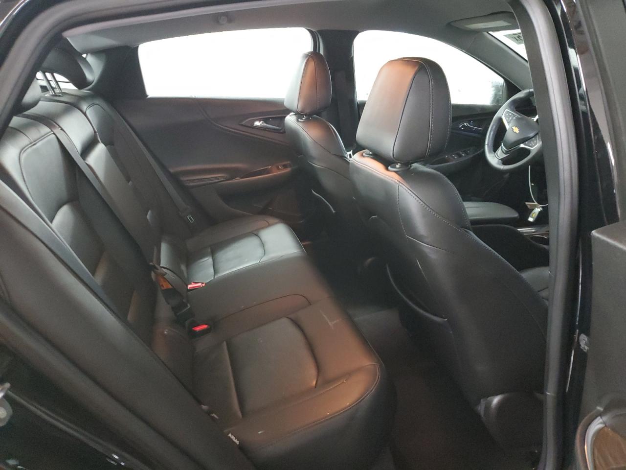 2017 Chevrolet Malibu - Image 10