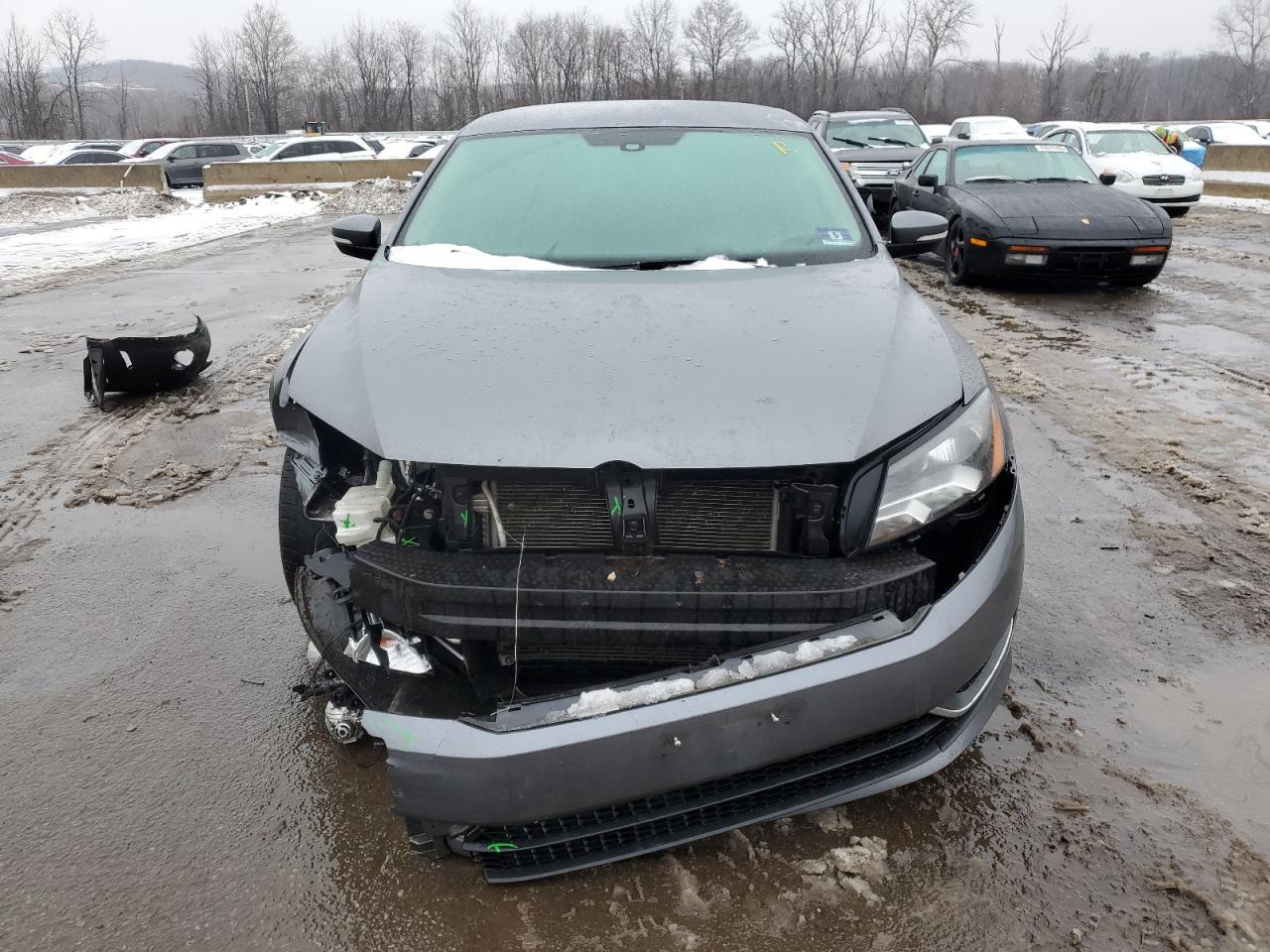 2015 Volkswagen Passat - Image 5