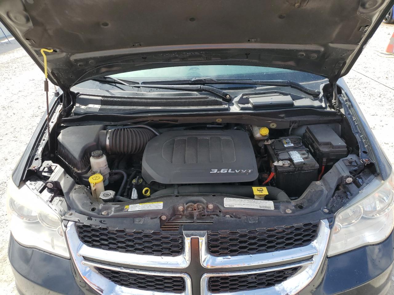 2012 Dodge Caravan - Image 12