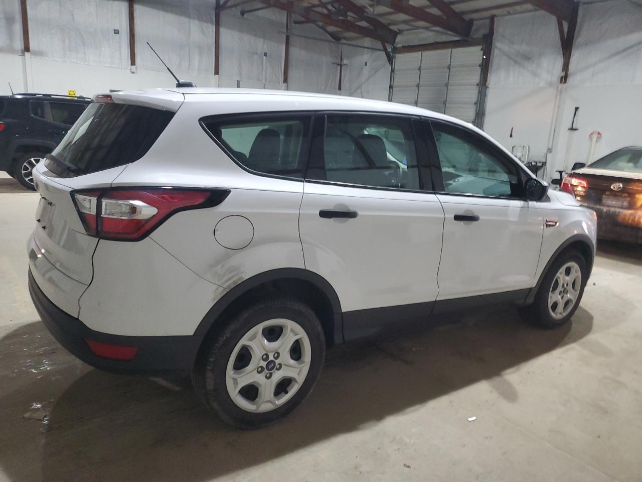 2017 Ford Escape - Image 3
