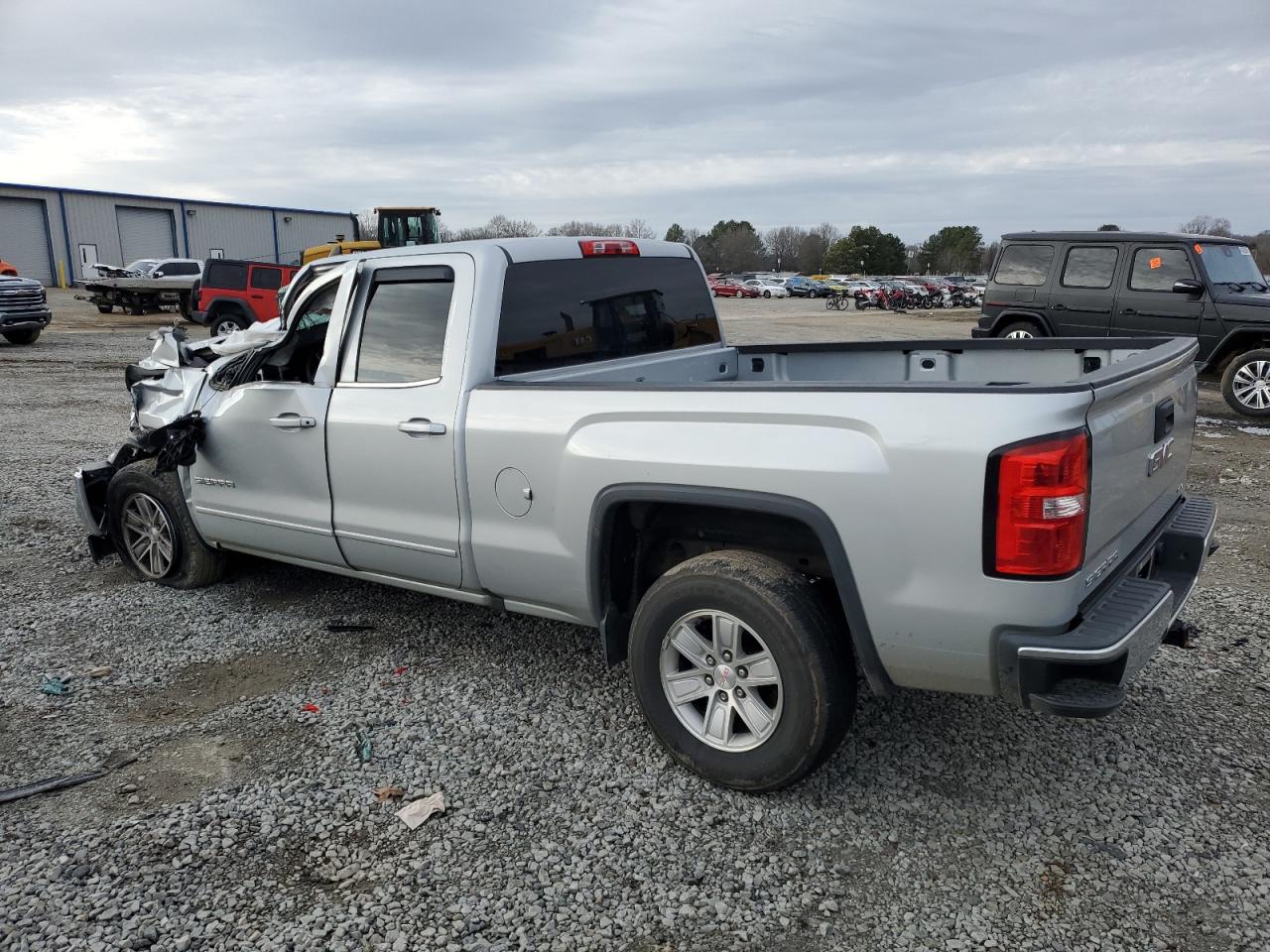 2016 GMC Sierra - Image 2