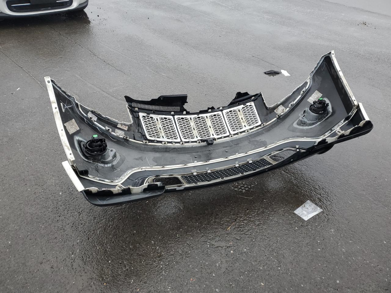 2015 Jeep Grand Cherokee - Image 13