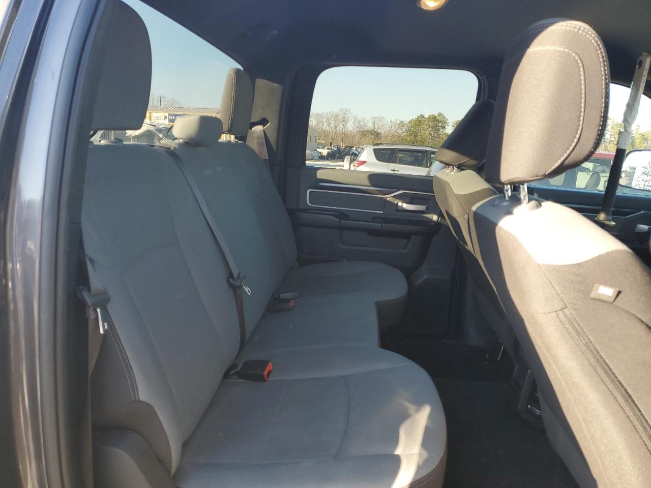 2022 RAM 2500 - Image 10