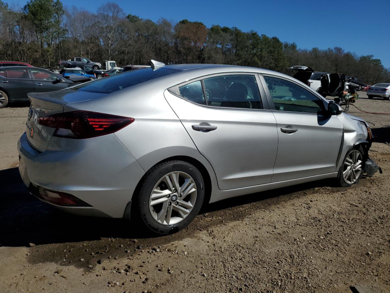 2020 Hyundai Elantra - Image 3