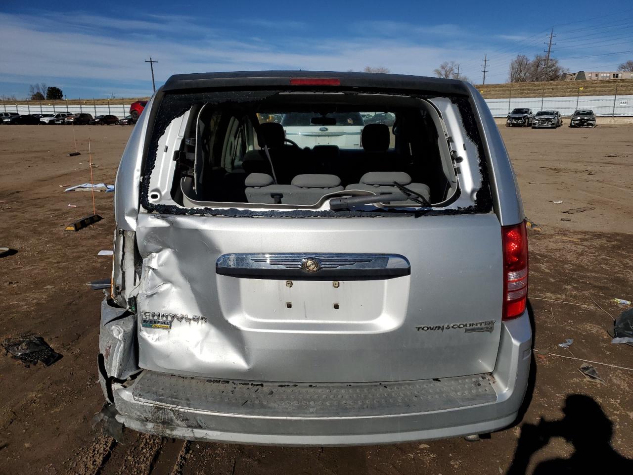 2009 Chrysler Town & Country - Image 6