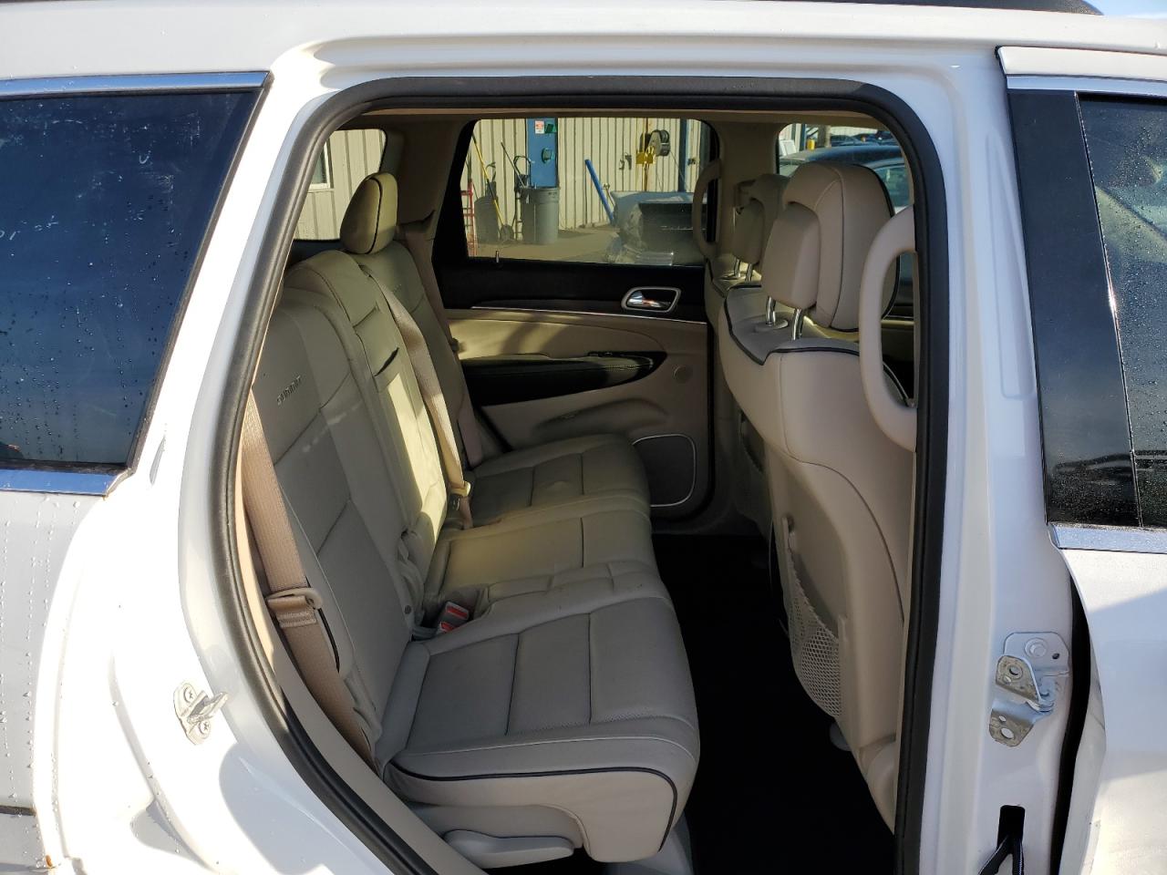 2020 Jeep Grand Cherokee - Image 11