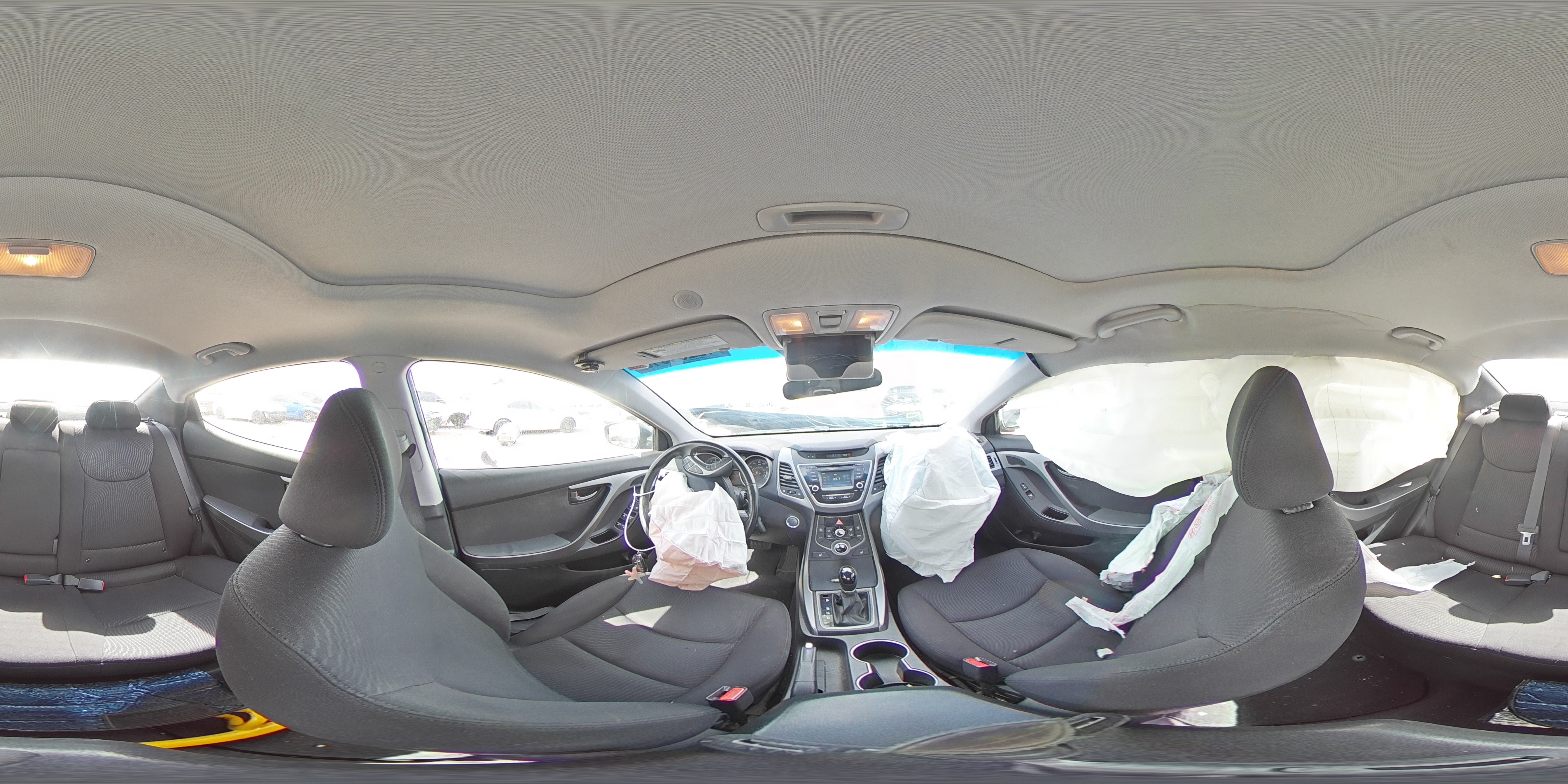 2016 Hyundai Elantra - Image 12