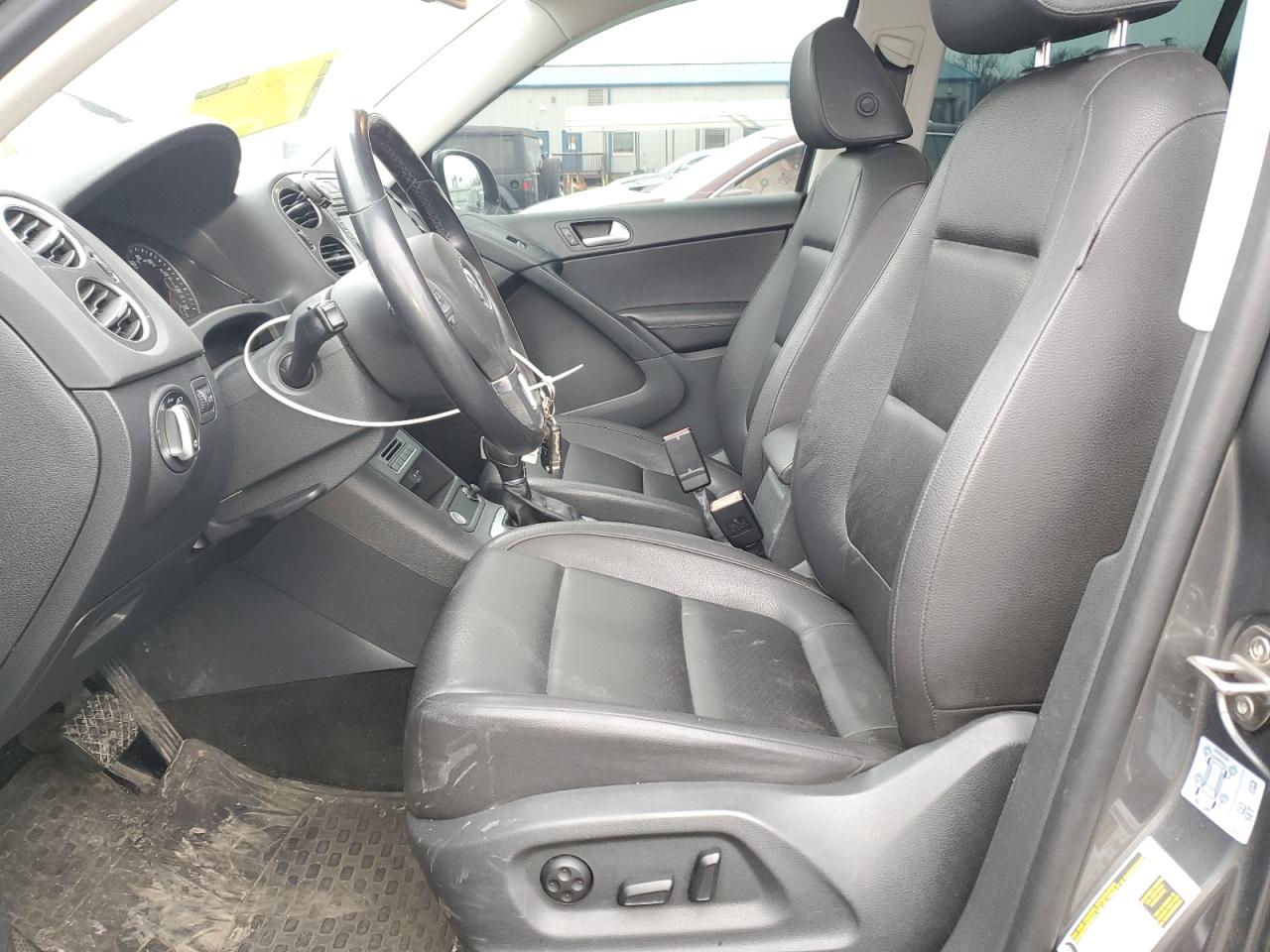 2016 Volkswagen Tiguan - Image 7