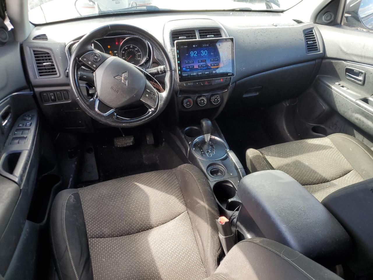 2016 Mitsubishi Outlander - Image 8