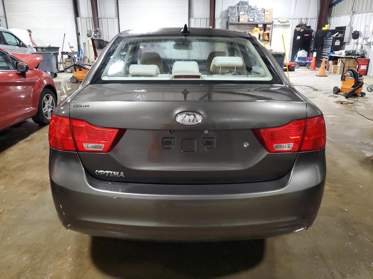 2010 Kia Optima - Image 6
