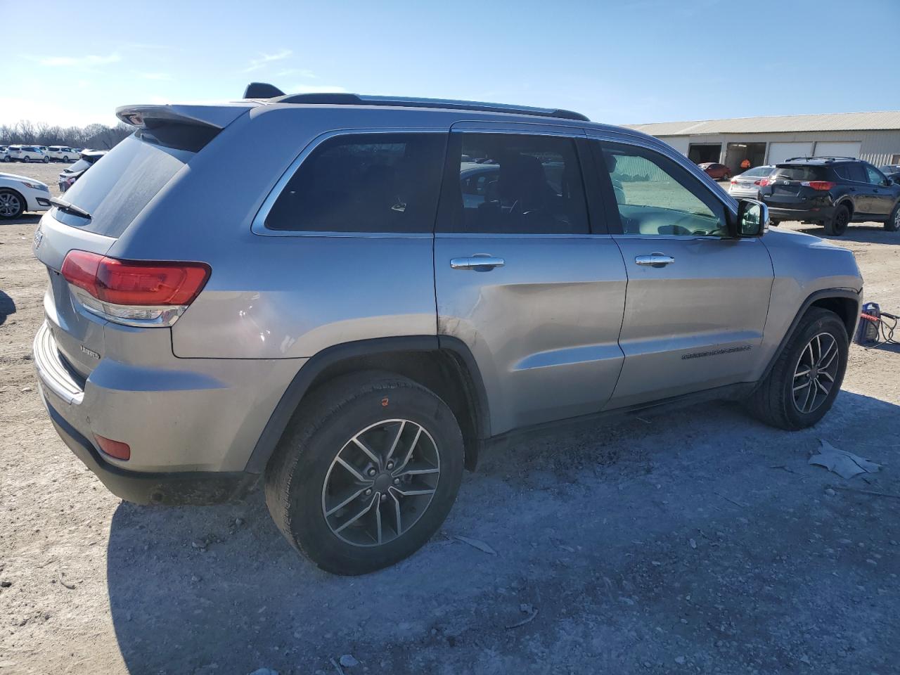 2019 Jeep Grand Cherokee - Image 3
