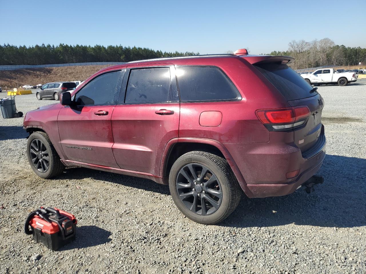 2017 Jeep Grand Cherokee - Image 2