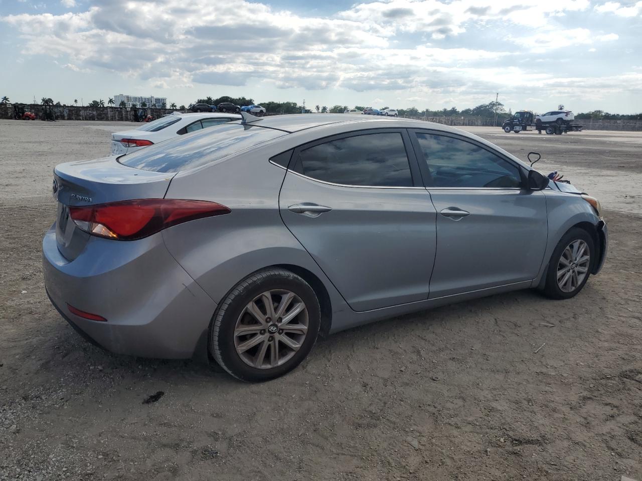 2015 Hyundai Elantra - Image 3