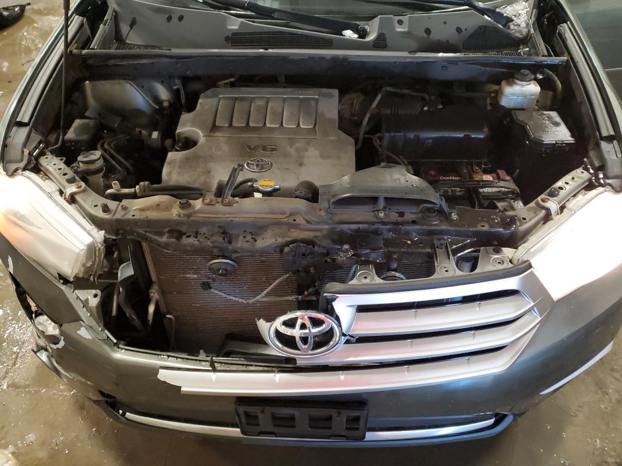2011 Toyota Highlander - Image 12