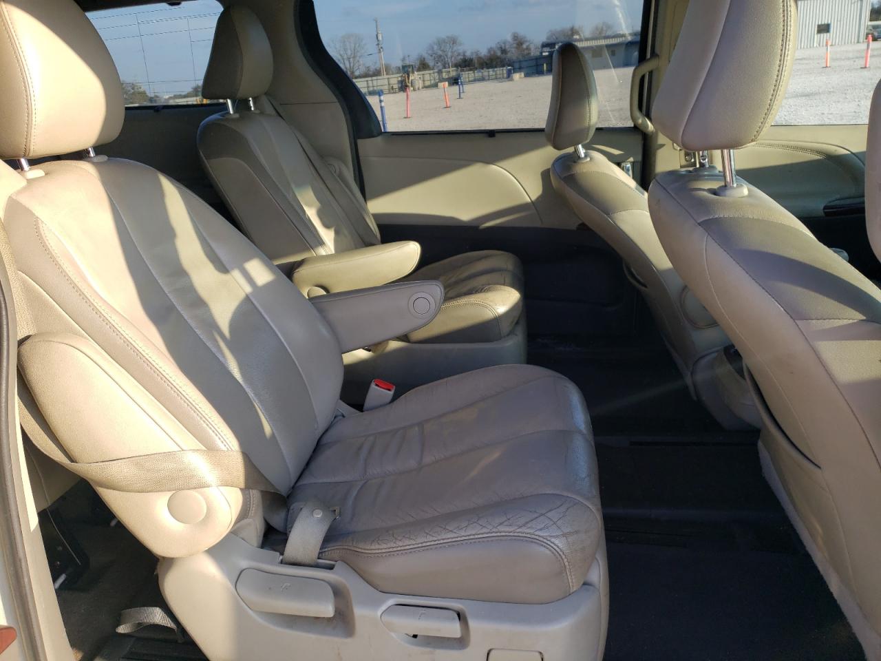 2014 Toyota Sienna - Image 11