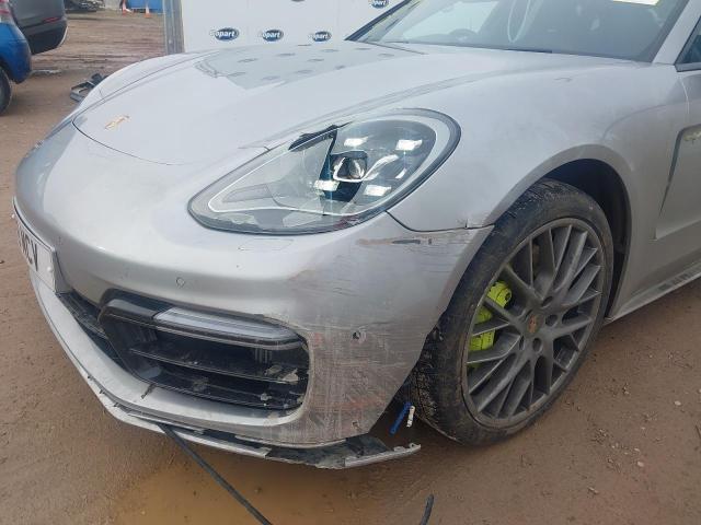 2017 PORSCHE PANAMERA 4