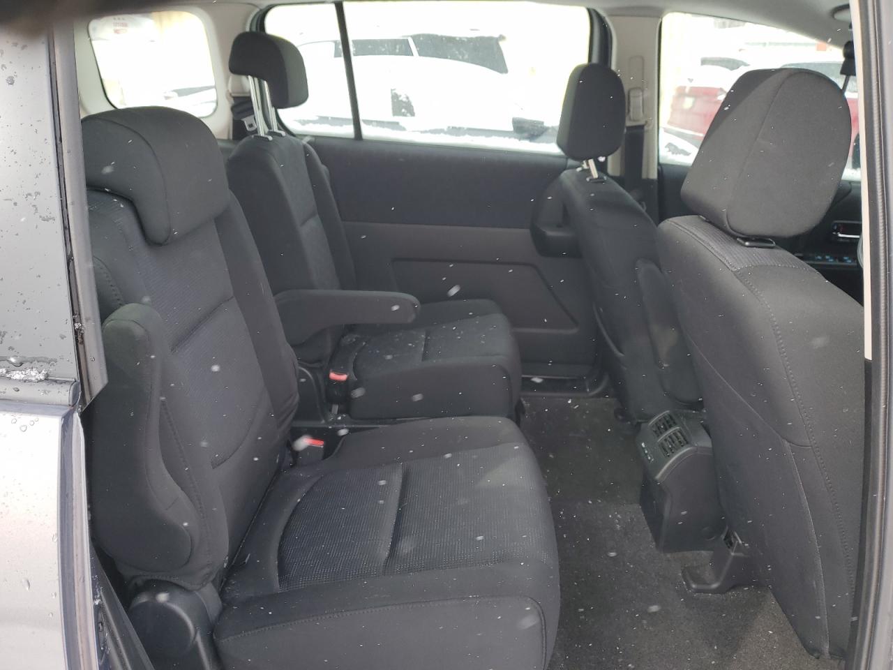 2010 Mazda 5 - Image 11
