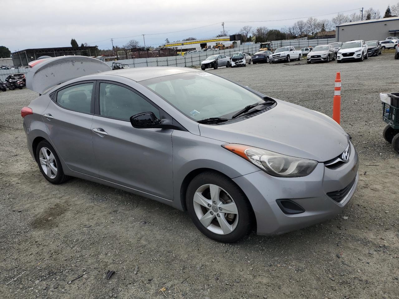 2013 Hyundai Elantra - Image 4