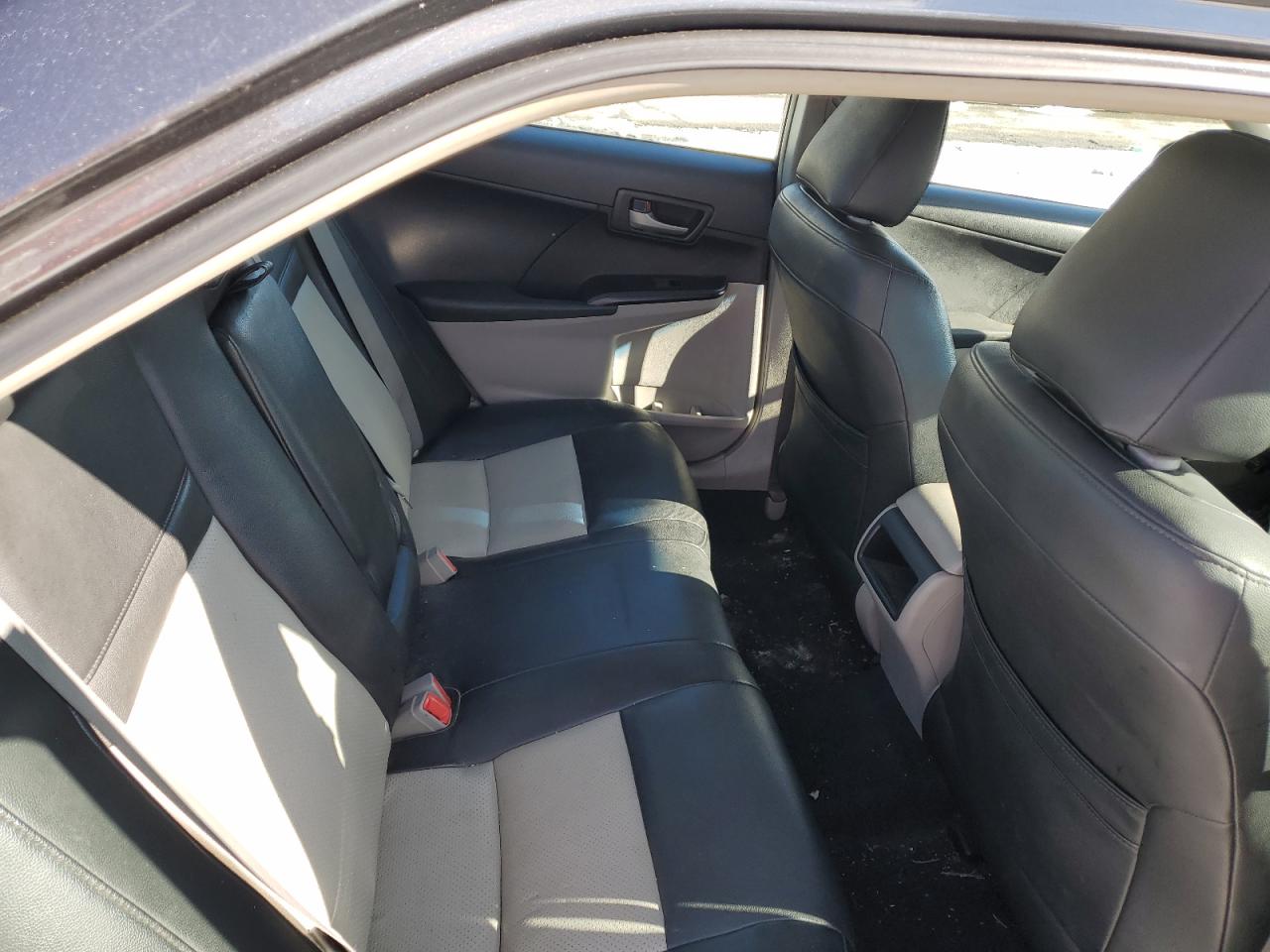 2012 Toyota Camry - Image 10