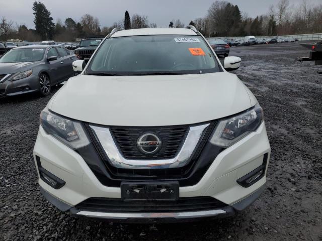  NISSAN ROGUE 2018 Белы