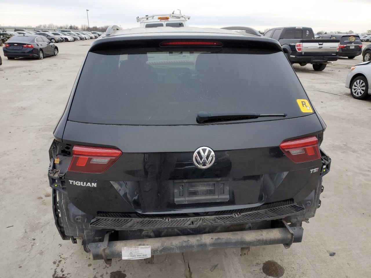 2018 Volkswagen Tiguan - Image 6