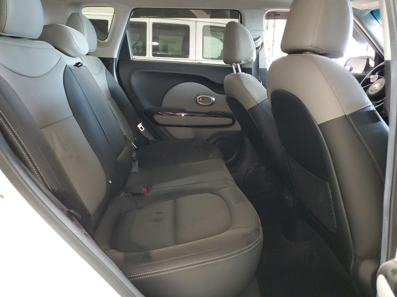 2017 Kia Soul - Image 11