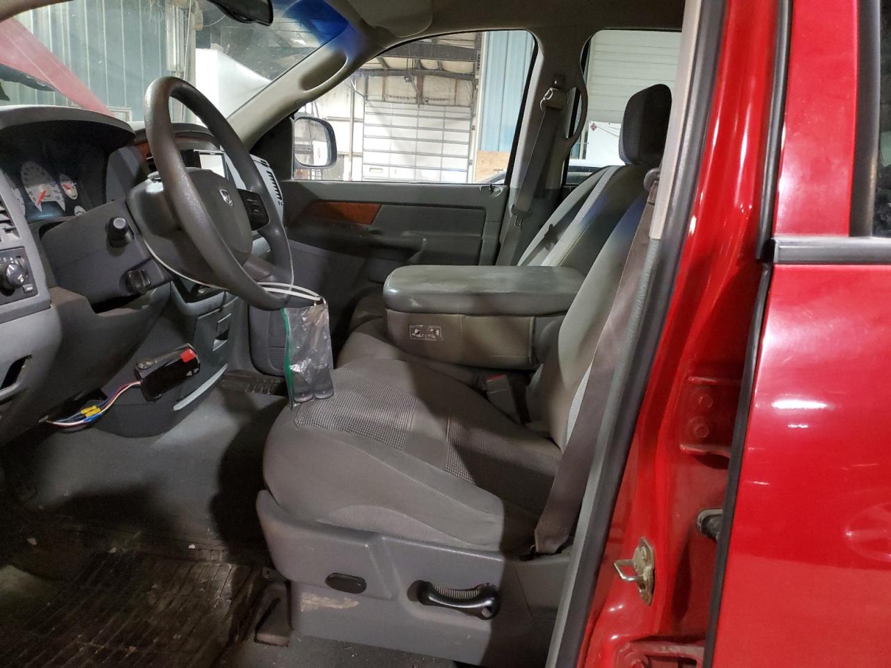 2006 Dodge RAM - Image 7