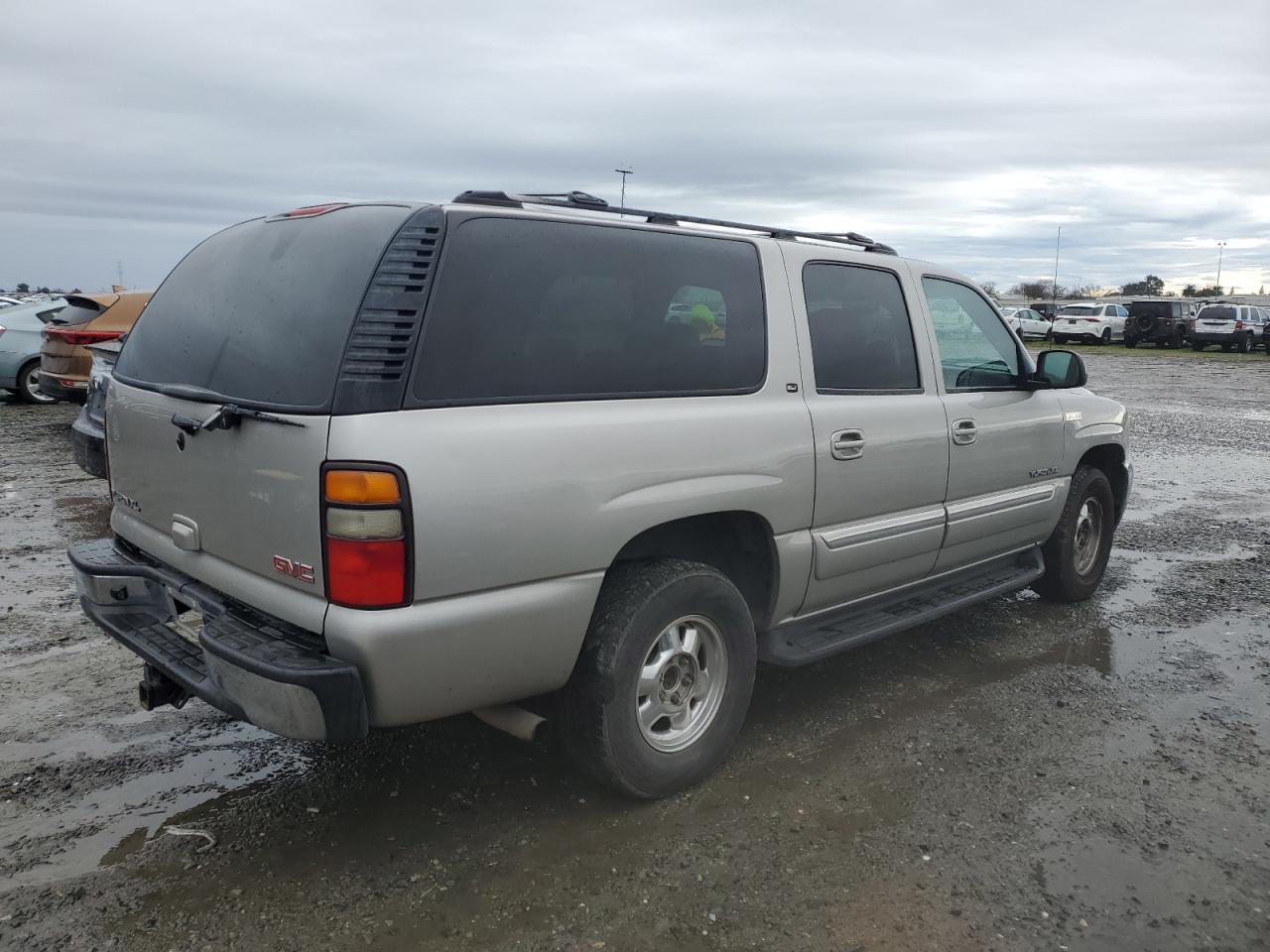 2004 GMC Yukon - Image 3