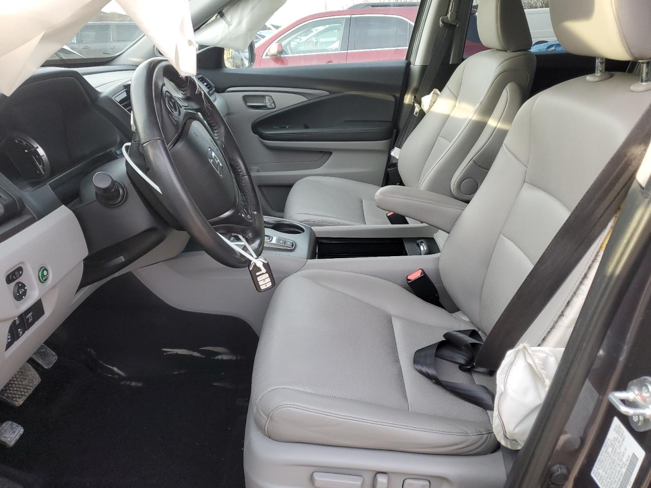 2022 Honda Ridgeline - Image 7