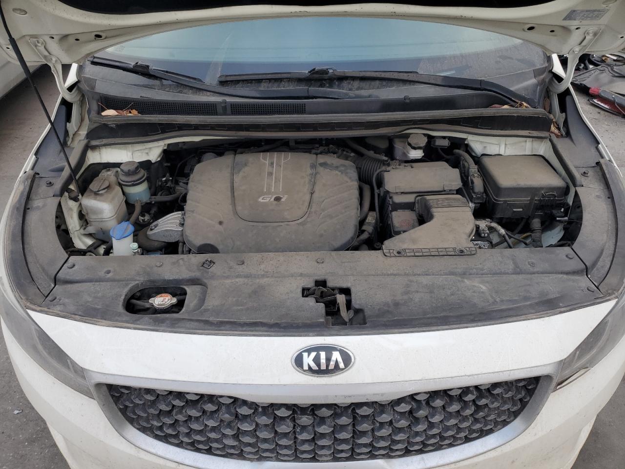 2016 Kia Sedona - Image 13