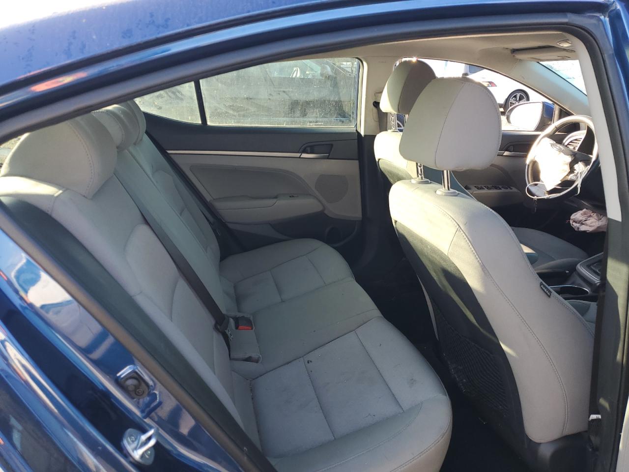 2018 Hyundai Elantra - Image 10