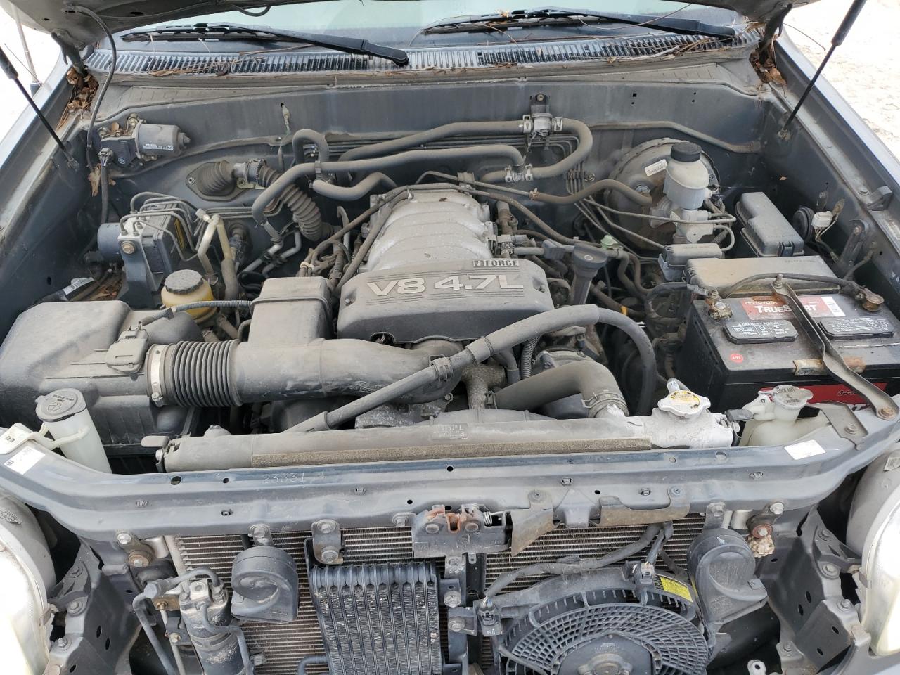 2004 Toyota Sequoia - Image 12