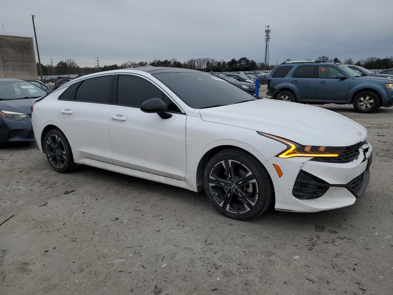 2023 Kia K5 - Image 4