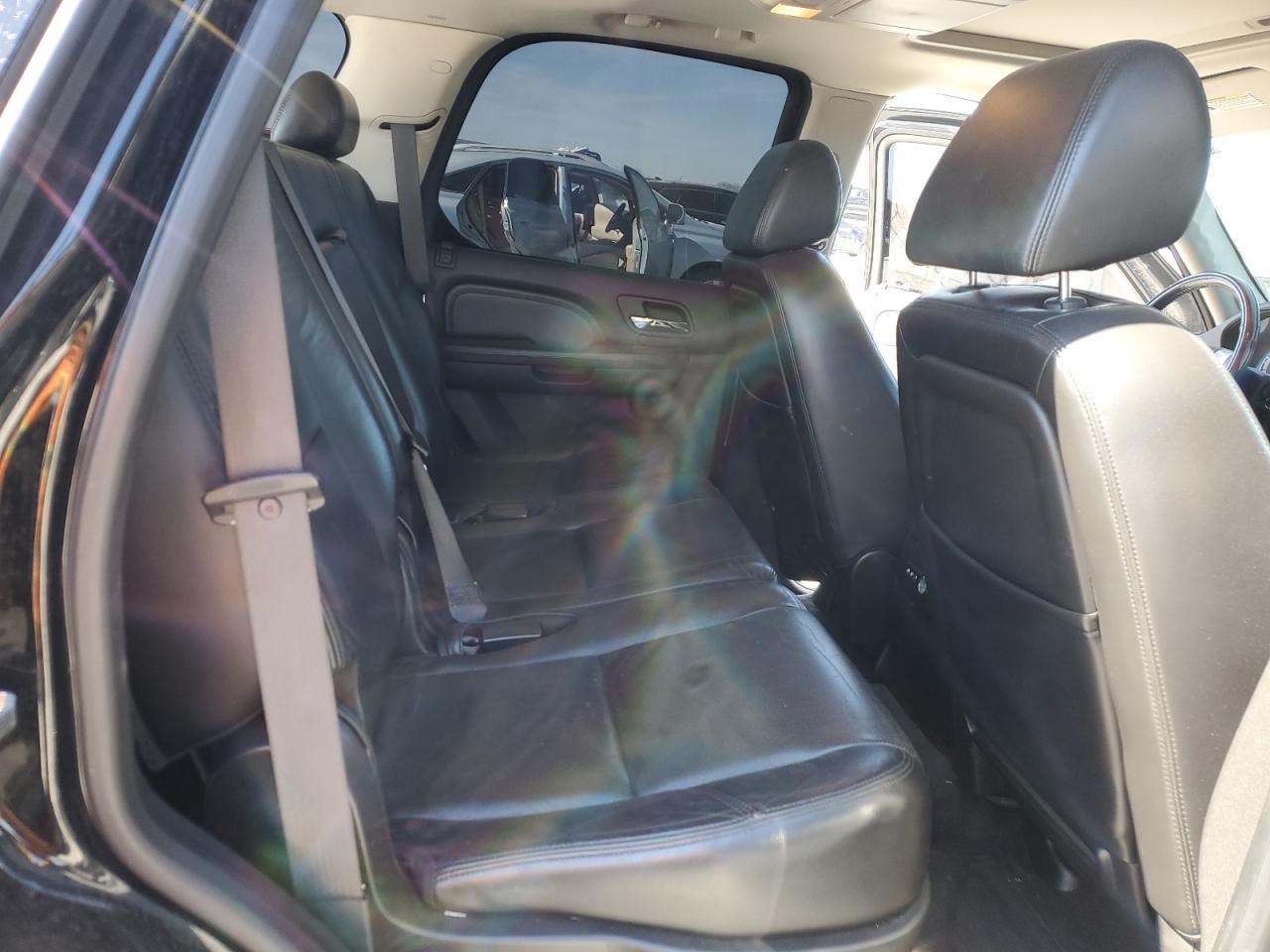 2009 Cadillac Escalade - Image 11